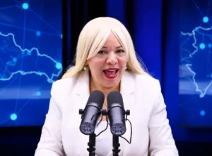 Carmen Orozco_R.D. Bajo Ataque